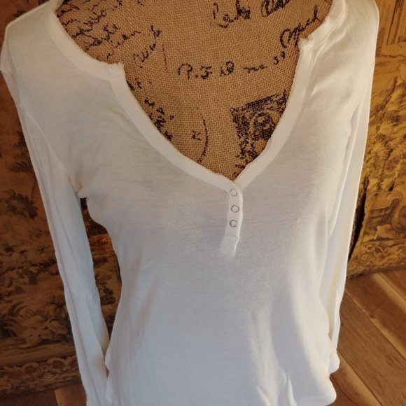 White Daisy Fuentes tee M - Picture 2 of 5